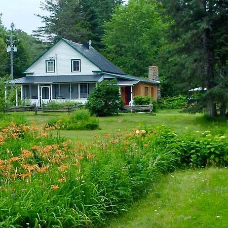 Chalets Nabu La Sacacomie - Riviere - Billard Saint-Alexis-des-Monts Exteriör bild