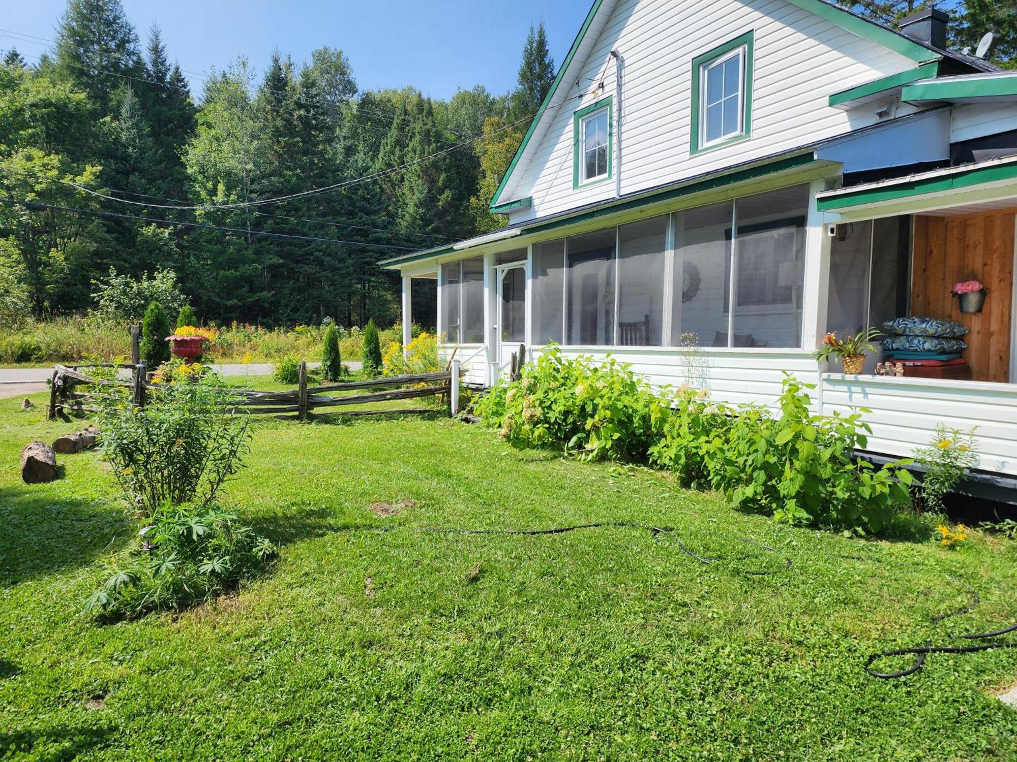 Chalets Nabu La Sacacomie - Riviere - Billard Saint-Alexis-des-Monts Exteriör bild